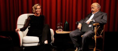 Federica Pellegrini con Maurizio Costanzo durante L'Intervista