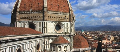 Firenze: turista muore per il crollo di un capitello.
