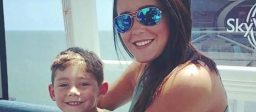 Jenelle Evans and her son, Jace [Image by YouTube/Wetpaint]