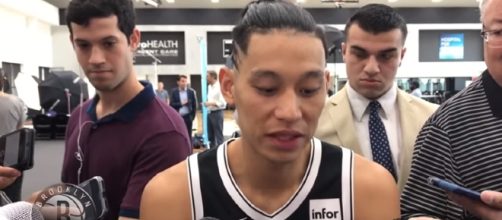Jeremy Lin will miss the 2017-18 NBA season with a knee injury. [Image Credit: Ximo Pierto/Youtube]