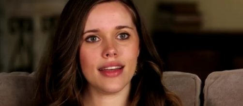 Jessa Duggar criticized for leaving son without shoes outside. [TLC/YouTube screencap]