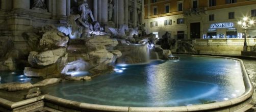 Fontana di Trevi vittima di un nuovo gesto di protesta - hotelfree.it
