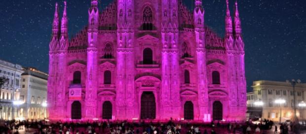 Da 25 anni un nastro rosa per combattere il tumore al seno - vanityfair.it Da 25 anni un nastro rosa per combattere il tumore al seno - vanityfair.it