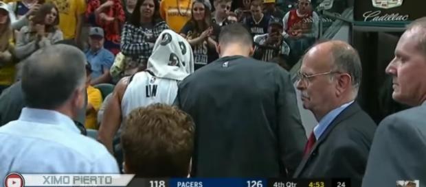 Jeremy Lin is feared to have a serious knee injury - Ximo' Blog/YouTube Jeremy Lin is feared to have a serious knee injury - Ximo' Blog/YouTube