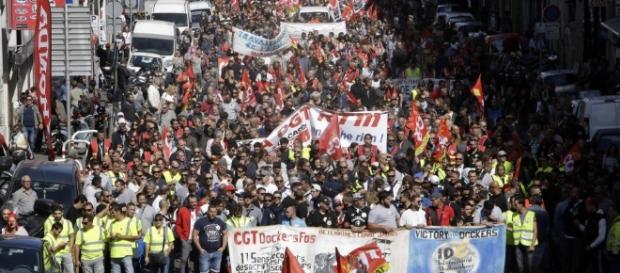 La rue peut-elle renverser la réforme de Macron ? | eurotopics.net - eurotopics.net La rue peut-elle renverser la réforme de Macron ? | eurotopics.net - eurotopics.net