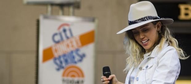 Miley Cyrus sends well-wishes to Las Vegas victim. (Image Credit: Casey J. Hopkins/Wikimedia Commons) Miley Cyrus sends well-wishes to Las Vegas victim. (Image Credit: Casey J. Hopkins/Wikimedia Commons)