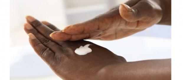 Nivea virou alvo de debates racistas na África Nivea virou alvo de debates racistas na África