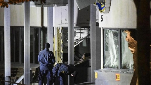 Esplode bomba davanti ad una stazione della polizia in Svezia
