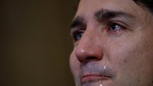 Le Premier ministre canadien Justin Trudeau rend hommage à Gord Downie, en larmes