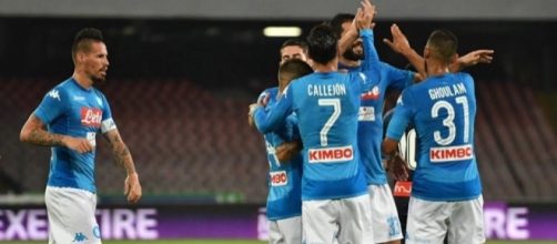 3-0 al San Paolo contro il Cagliari e punteggio pieno.