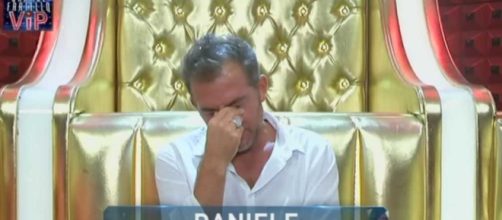 Daniele Bossari piange in confessionale al GF Vip 2