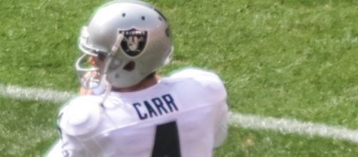 Derek Carr 2015 [Image by Erik Drost|Wikimedia Commons| Cropped | CC BY- 2.0 ]