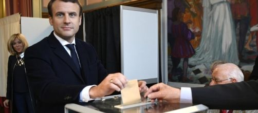Direct - Emmanuel Macron : «Je mettrai tout mon soin à être digne ... - liberation.fr