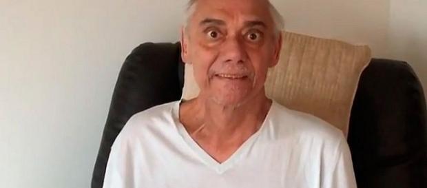 Apresentador Marcelo Rezende morre aos 65 anos vítima de câncer Apresentador Marcelo Rezende morre aos 65 anos vítima de câncer