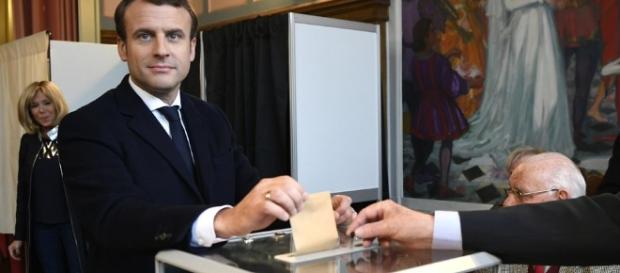 Direct - Emmanuel Macron : «Je mettrai tout mon soin à être digne ... - liberation.fr Direct - Emmanuel Macron : «Je mettrai tout mon soin à être digne ... - liberation.fr