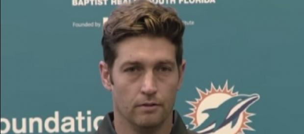 Jay Cutler completed 20 of 28 passes for 164 yards and an interception vs Saints -- NFL via YouTube Jay Cutler completed 20 of 28 passes for 164 yards and an interception vs Saints -- NFL via YouTube