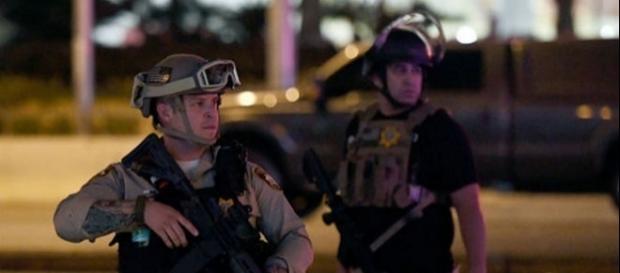 Mai mult de 20 de persoane au fost ucise și peste 100 rănite într-un atac armat în Las Vegas - Foto: Daily Express (Getty Images) Mai mult de 20 de persoane au fost ucise și peste 100 rănite într-un atac armat în Las Vegas - Foto: Daily Express (Getty Images)