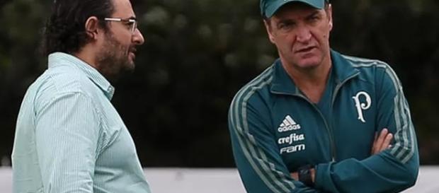 Alexandre Mattos conversa com Cuca na Academia de Futebol Alexandre Mattos conversa com Cuca na Academia de Futebol