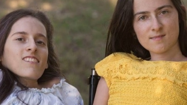 Elena e Maria Chiara Paolini scrivono al premier Gentiloni per ottenere il riconoscimento dei loro diritti