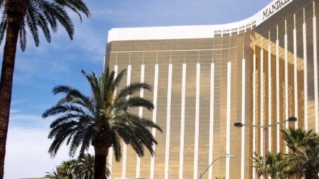 Mandalay Bay Resort and Casino — Wikipédia - wikipedia.org