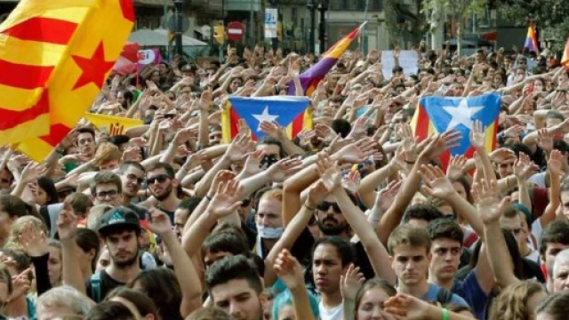 Varie sigle indipendentiste si sono riversate nelle strade di Barcellona.