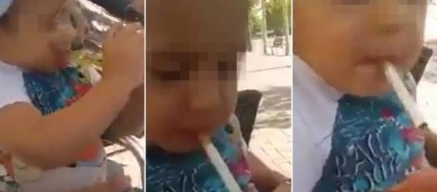 Criança fumando e bebendo não foi adotada por casal homossexual Criança fumando e bebendo não foi adotada por casal homossexual