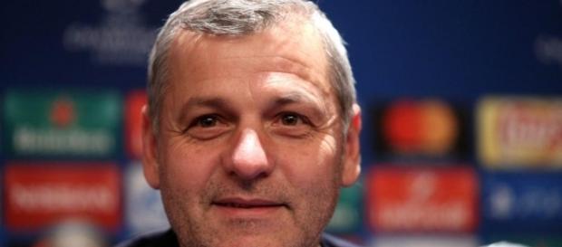 Genesio satisfait après la victoire 5-0 de l'OL à Troyes - madeinfoot.com Genesio satisfait après la victoire 5-0 de l'OL à Troyes - madeinfoot.com