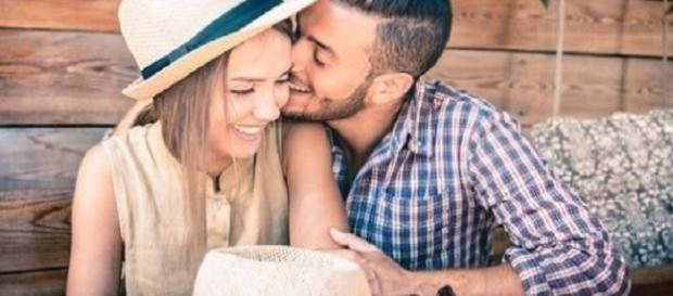 Hábitos de casais que vivem felizes em um relacionamento Hábitos de casais que vivem felizes em um relacionamento