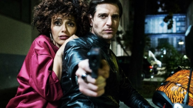 Ammore e Malavita, Ciro e Fatima: l'amore che vince sulla camorra