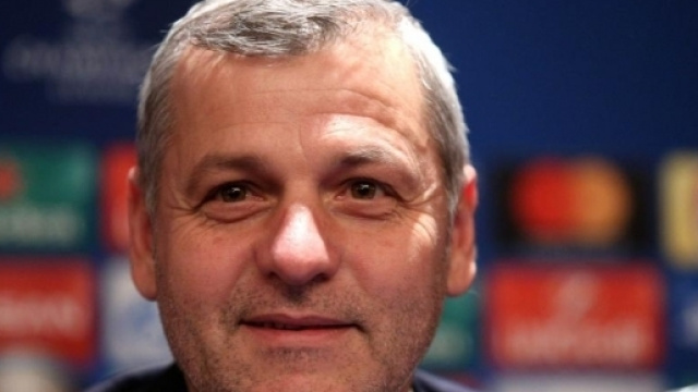 Genesio satisfait après la victoire 5-0 de l'OL à Troyes - madeinfoot.com