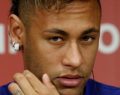Neymar : ce geste à ne surtout pas faire si vous prenez un selfie avec lui.