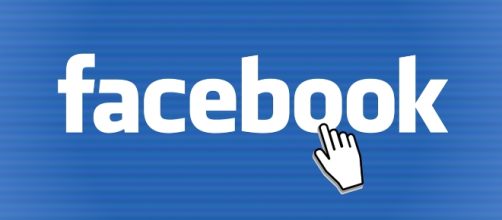 Facebook is following in the footsteps of Twitter and Instagram with the new feature. [Image via Pixabay]