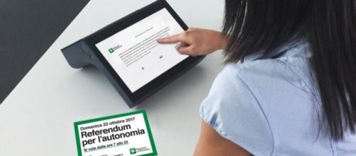 Referendum autonomia Lombardia, si vota coi tablet