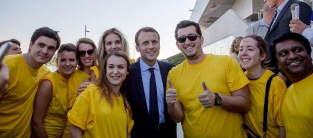 Margaux Pech (Les Jeunes avec Macron) : "On essaie de live-twitter ... - grazia.fr Margaux Pech (Les Jeunes avec Macron) : "On essaie de live-twitter ... - grazia.fr
