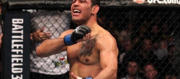 Rogério Minotouro cai no doping e é retirado do UFC Canadá Rogério Minotouro cai no doping e é retirado do UFC Canadá