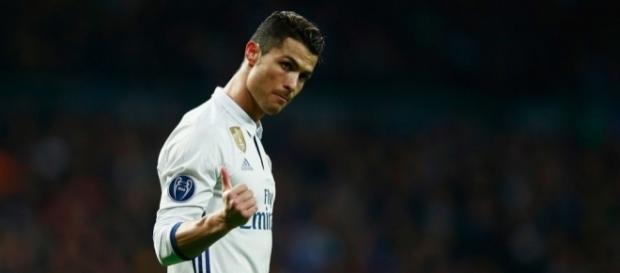 ANTENA 3 TV | El lado más humano de Cristiano Ronaldo con una niña ... - antena3.com ANTENA 3 TV | El lado más humano de Cristiano Ronaldo con una niña ... - antena3.com