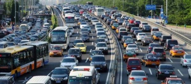 Cada día se producen atascos por las grandes ciudades del mundo Cada día se producen atascos por las grandes ciudades del mundo
