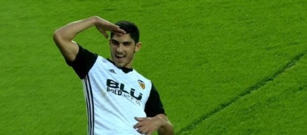 Guedes auteur d'un doublé e d'une passe décisive. Guedes auteur d'un doublé e d'une passe décisive.