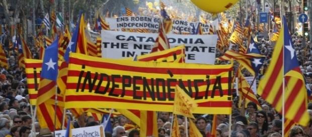 Mariano Rajoy ha anunciado este sábado la aplicación del artículo 155, que restringe los poderes autonómicos de Cataluña. Mariano Rajoy ha anunciado este sábado la aplicación del artículo 155, que restringe los poderes autonómicos de Cataluña.