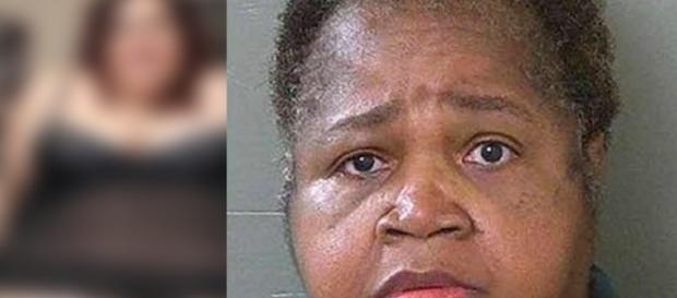 Mulher sentou na sobrinha e a asfixiou Mulher sentou na sobrinha e a asfixiou