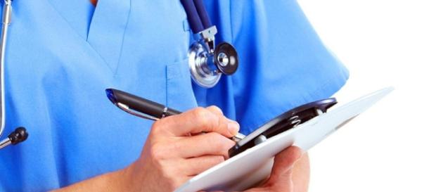 No caso de suspeita de alguma DST, é muito importante procurar ajuda médica No caso de suspeita de alguma DST, é muito importante procurar ajuda médica