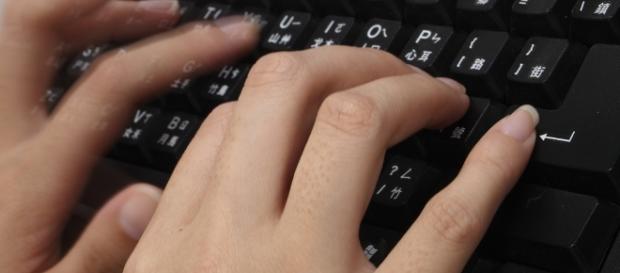 Writing on a keyboard / Adikos via Flickr Writing on a keyboard / Adikos via Flickr