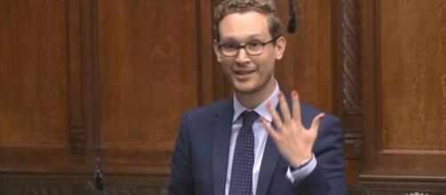 MP Darren Jones shows his painted nails in the House of Commons.