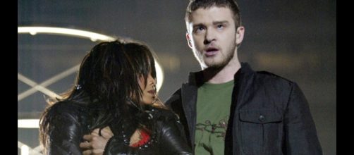 Justin Timberlake and Janet Jackson at the 2004 Super Bowl XXXVIII, seconds after the wardrobe malfunction. | (Credit: MASHED UP MOVIES/YouTube)