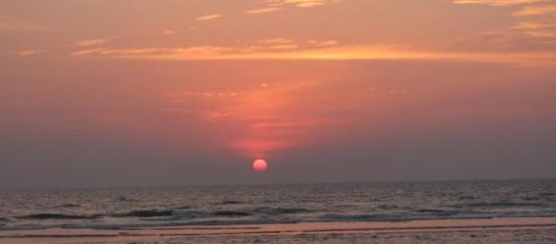 Gokarna at Sunset. Main Beach, 2017. (Photo Source: Dolly's Canon) Gokarna at Sunset. Main Beach, 2017. (Photo Source: Dolly's Canon)