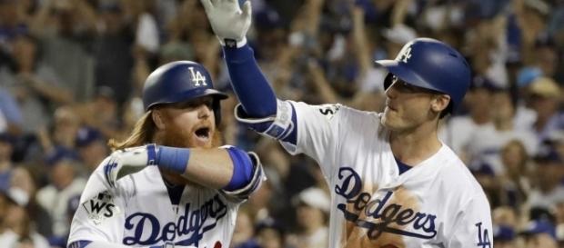 Justin Turner otra vez fue la figura a la ofensiva de los Dodgers. Univisión.com. Justin Turner otra vez fue la figura a la ofensiva de los Dodgers. Univisión.com.