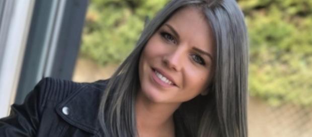 Les Marseillais : Jessica Thivenin devenue la cible des critiques des téléspectateurs, elle explique son comportement ! Les Marseillais : Jessica Thivenin devenue la cible des critiques des téléspectateurs, elle explique son comportement !
