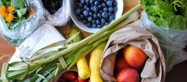 Mangiare sano fa bene al corpo e alla mente Mangiare sano fa bene al corpo e alla mente