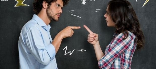 Muitas mulheres se anulam quando estão em um relacionamento Muitas mulheres se anulam quando estão em um relacionamento