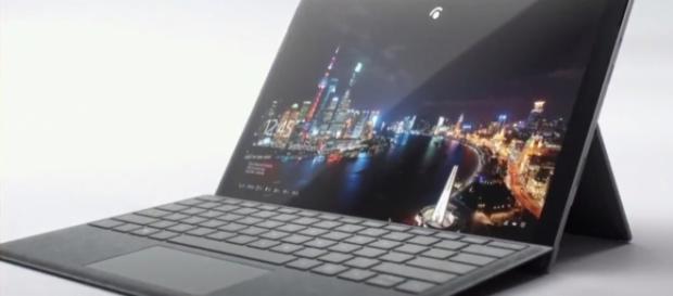 Surface Pro LTE : (Image Credit: Muhammad Irshad/ Youtube) Surface Pro LTE : (Image Credit: Muhammad Irshad/ Youtube)